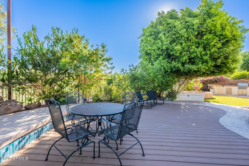 5019 E La Mirada Way