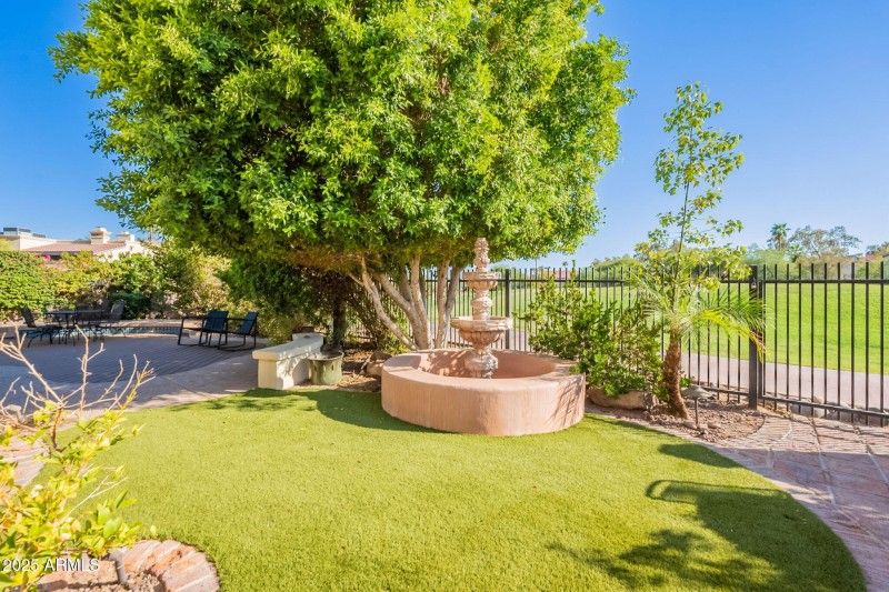 5019 E La Mirada Way
