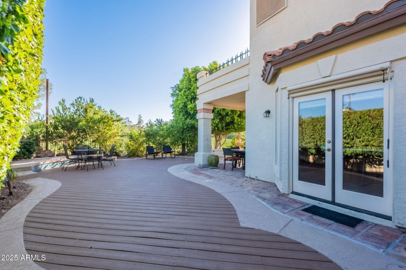 5019 E La Mirada Way