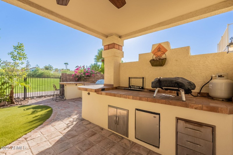 5019 E La Mirada Way