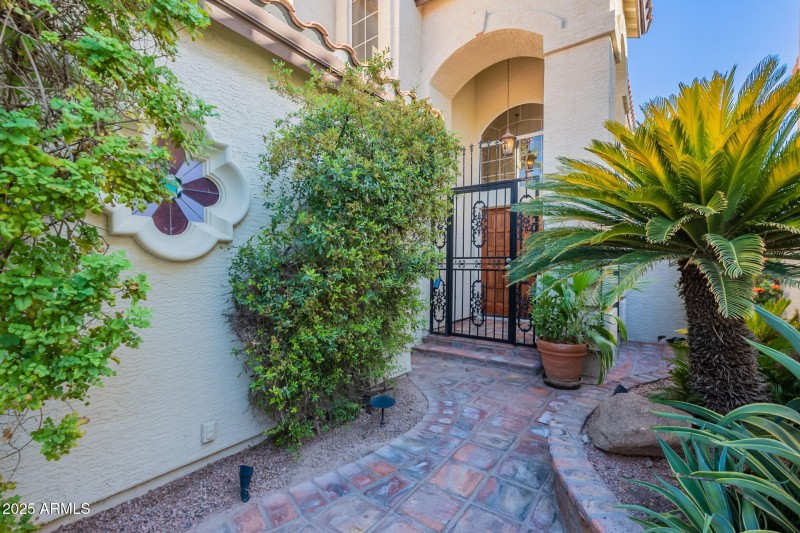 5019 E La Mirada Way