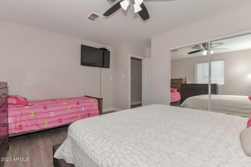 Master Bedroom3