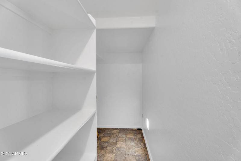 Pantry (deep)