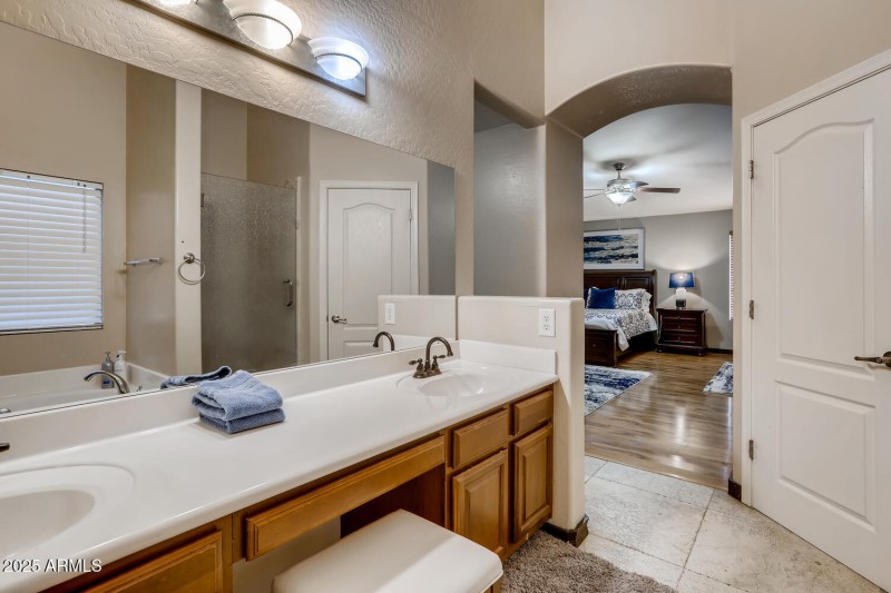 12379 West Sells Dr Avondale-large-017-0