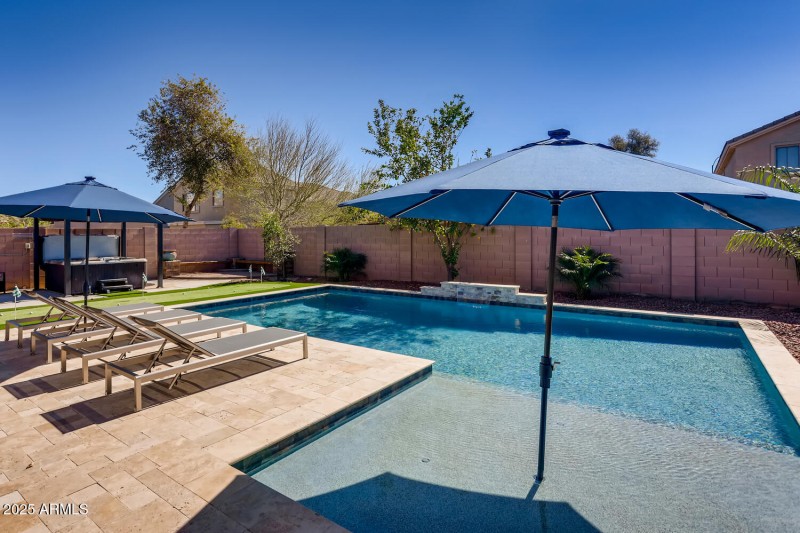 12379 West Sells Dr Avondale-large-036-0