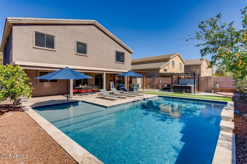12379 West Sells Dr Avondale-large-037-0