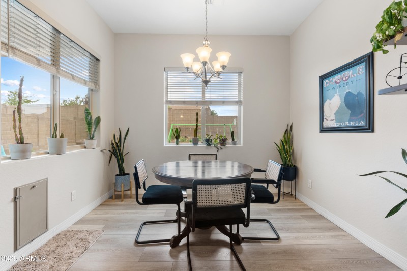 15-Dining Area