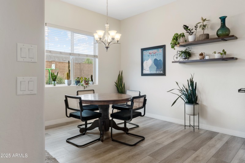 16-Dining Area