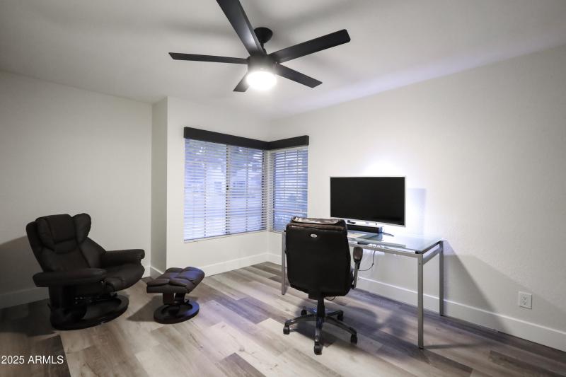 11840 N 40th Way. Office or Bedroom 1