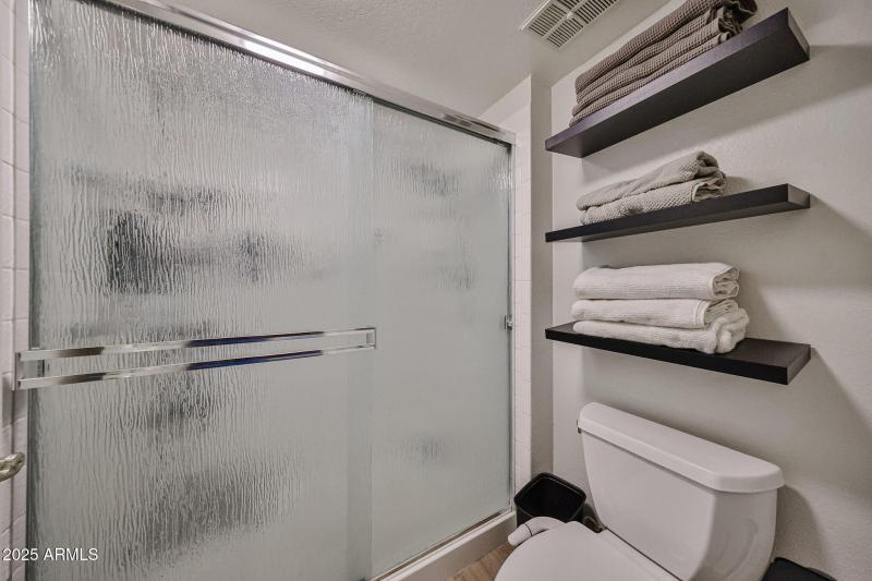 SEPARATE SHOWER AND TOLIET