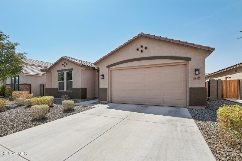 4-web-or-mls-W Luke Ave-S1208-002