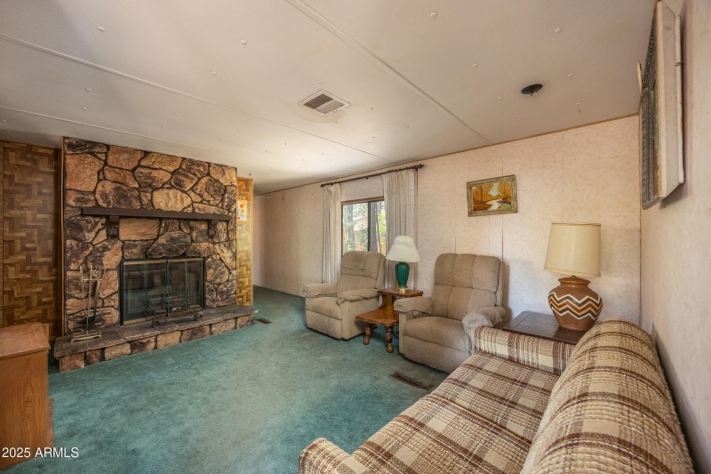 17130 Redwood 007