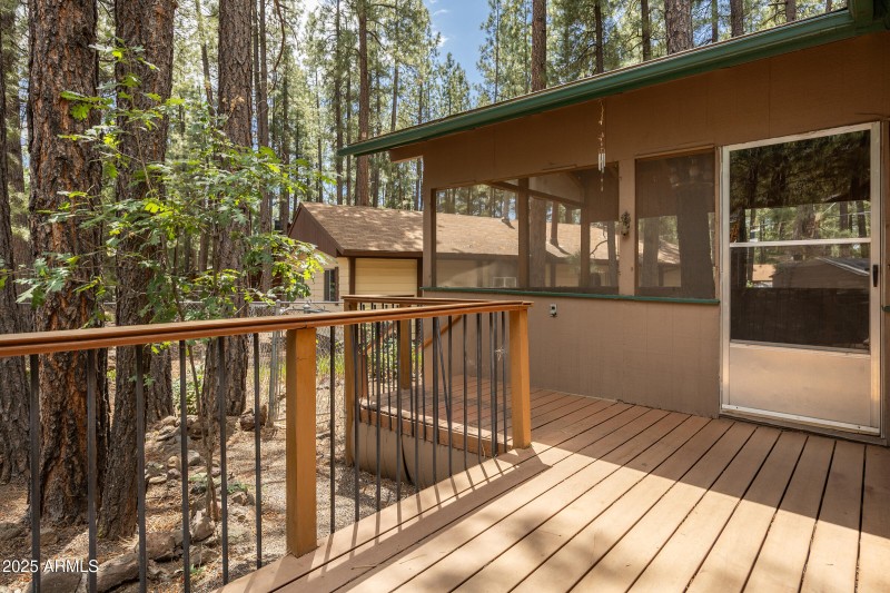 17130 Redwood 006