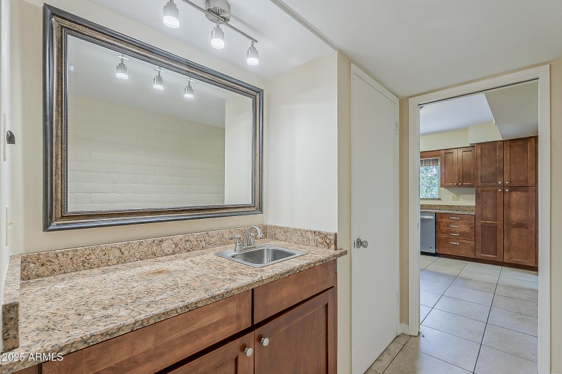Hall Coffee/Wet Bar