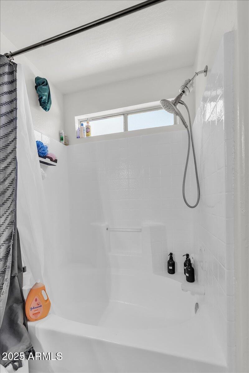 25-7760_W_Marlette_Ave4