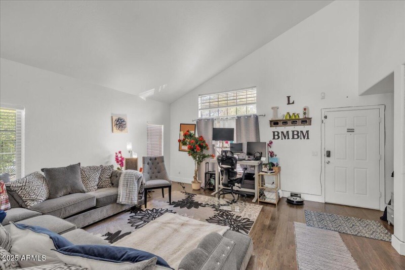 29-7760_W_Marlette_Ave16