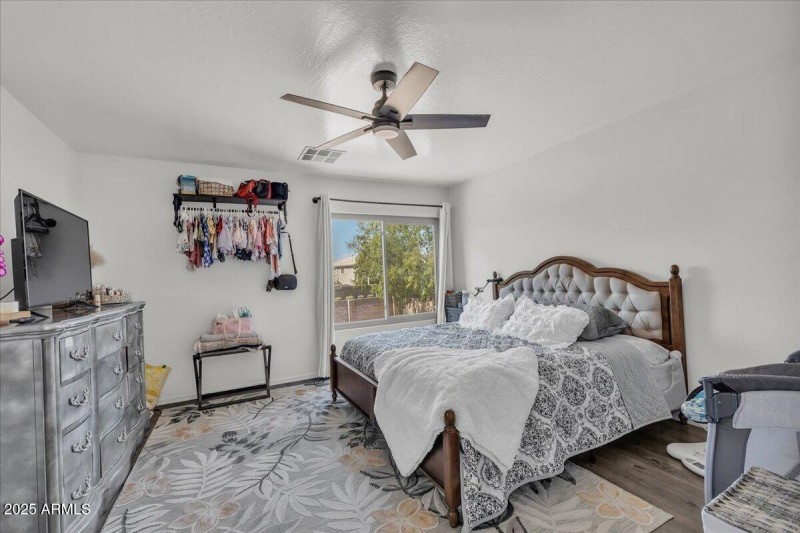 32-7760_W_Marlette_Ave1