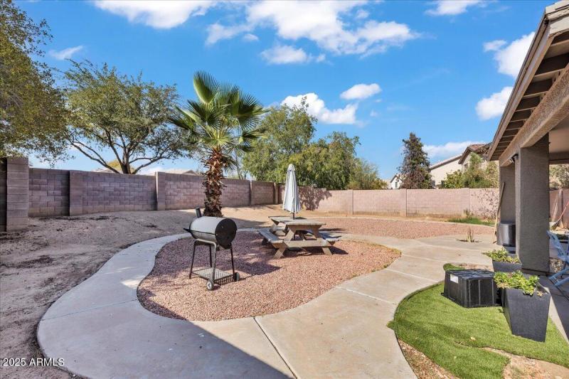 35-7760_W_Marlette_Ave38