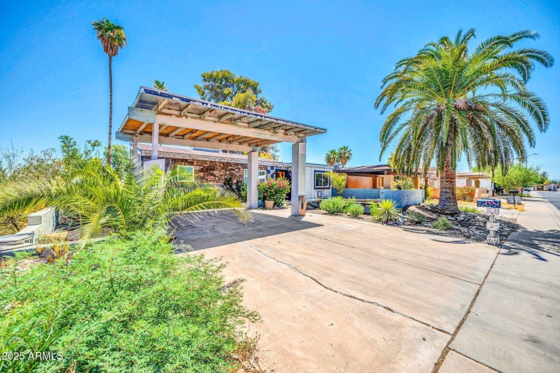 4215 N 105th Ave-2