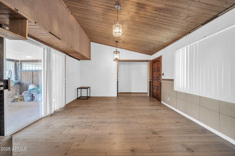 4215 N 105th Ave-5