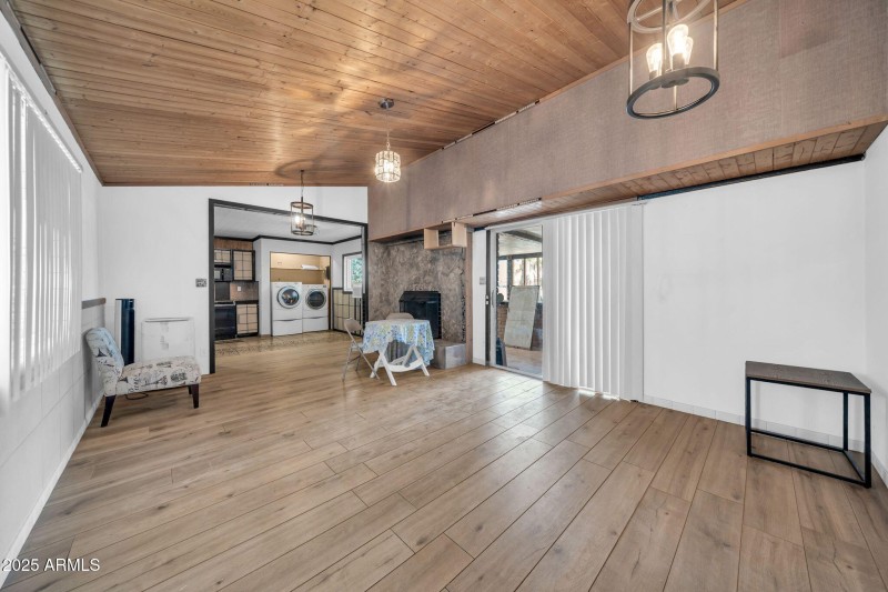 4215 N 105th Ave-7
