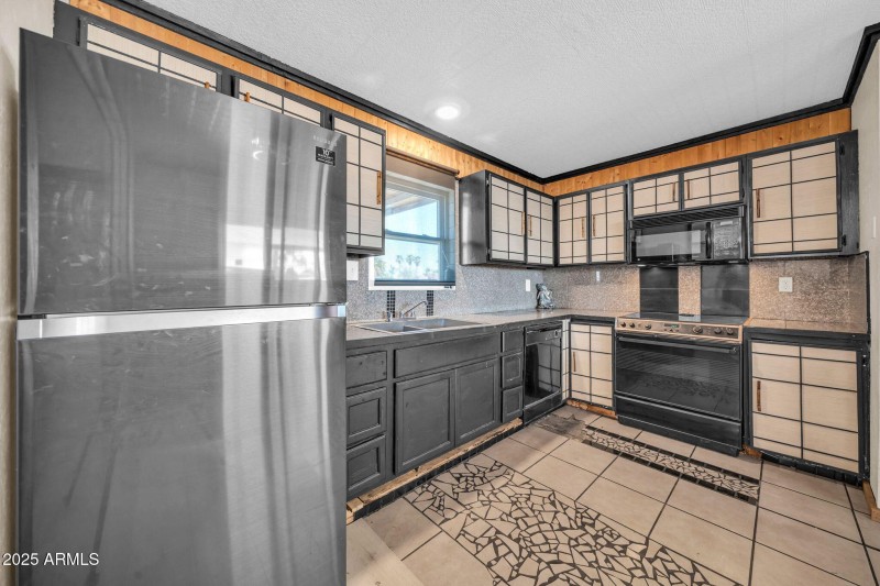 4215 N 105th Ave-9