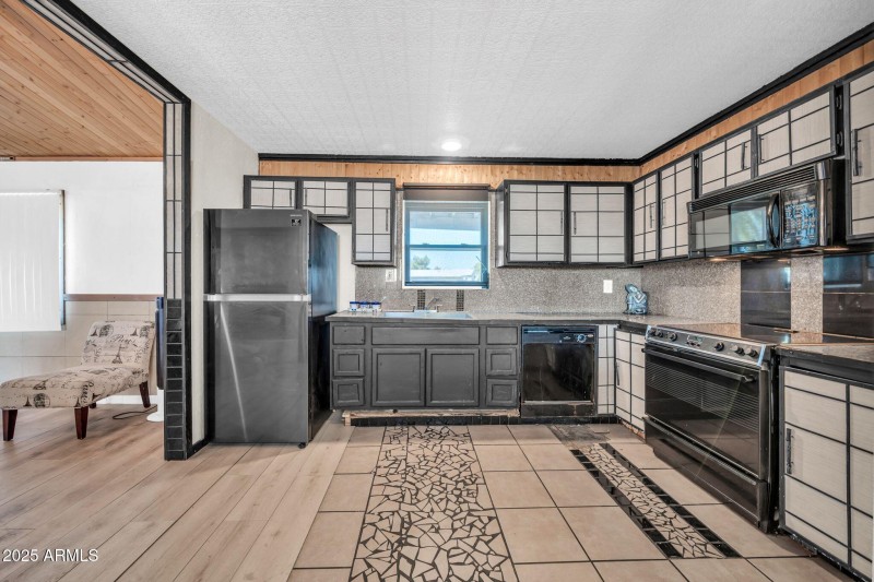 4215 N 105th Ave-11