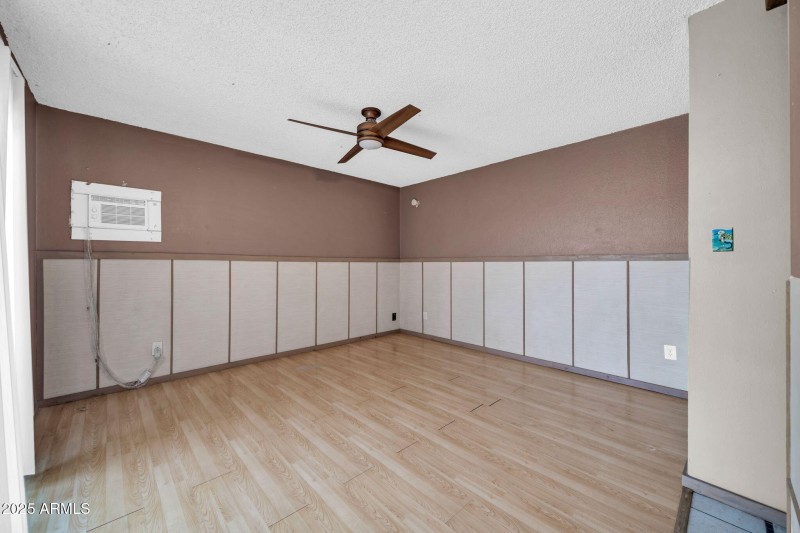 4215 N 105th Ave-18