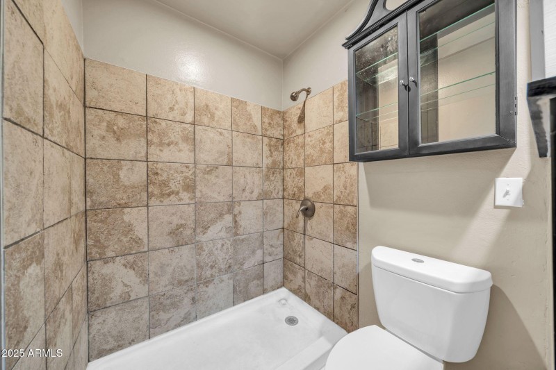 4215 N 105th Ave-22