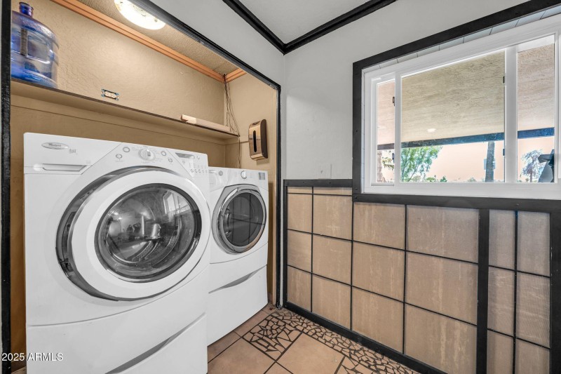 4215 N 105th Ave-23