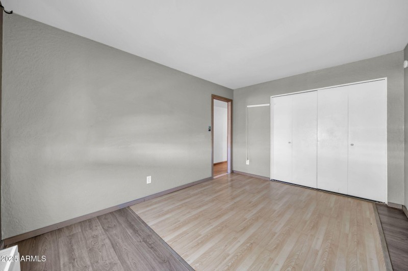4215 N 105th Ave-24