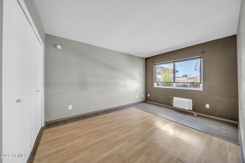 4215 N 105th Ave-25