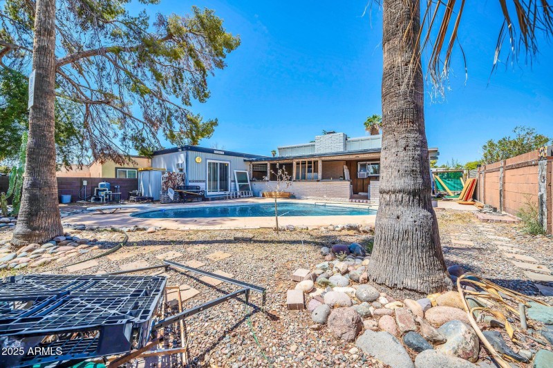 4215 N 105th Ave-29