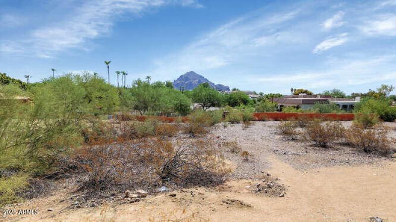 3311 E Stella Ln-small-003-009-DJI 0129-