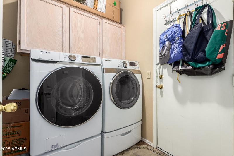 6884b5_29 - Raftriver