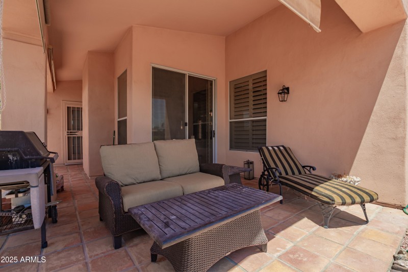 6884b5_33 - Raftriver