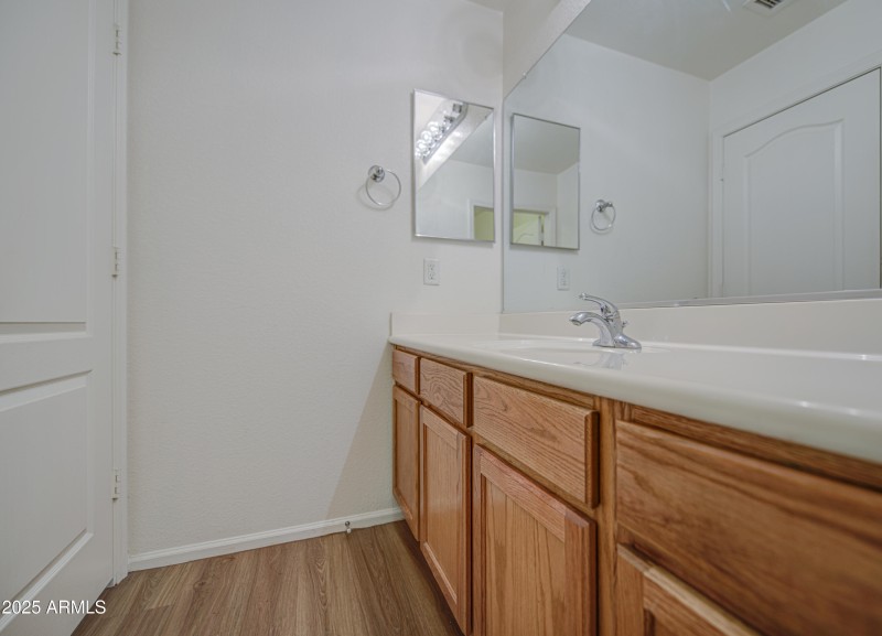 Bathroom 2-pic 3
