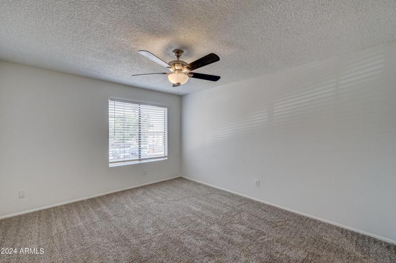 1905 E University-14