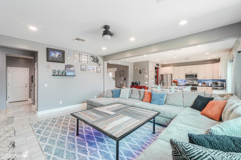 LARGE Living area