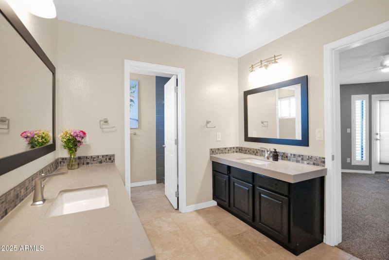 47-web-or-mls-P1279340