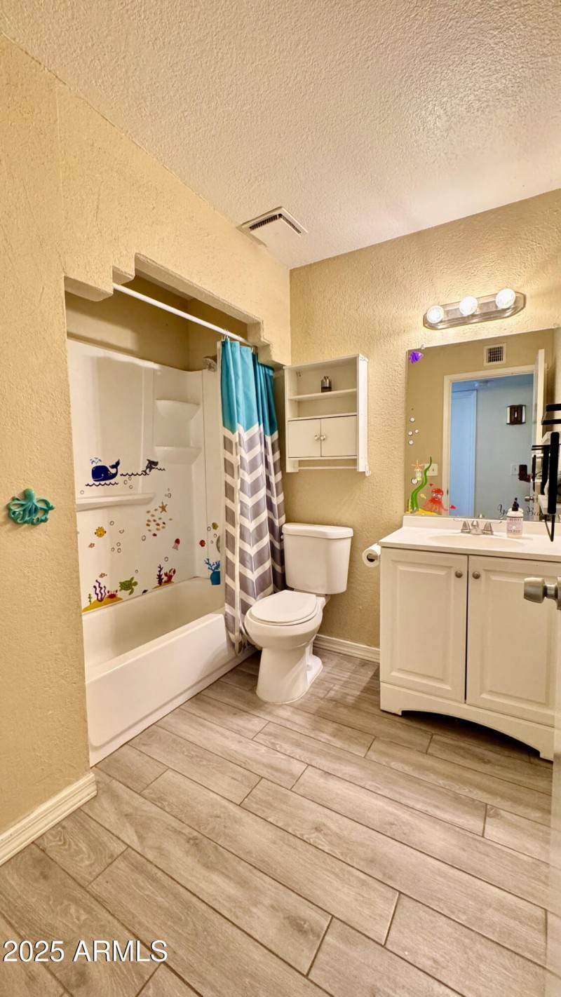 22D9CCD1-3764-436D-BB32-0A4F7CE00CCF