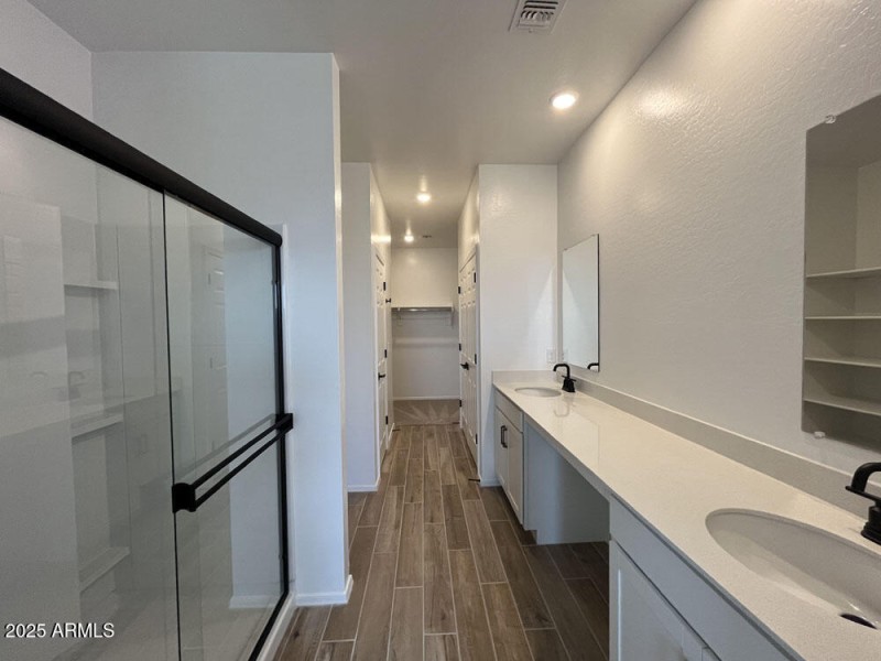 19 - Primary Bath