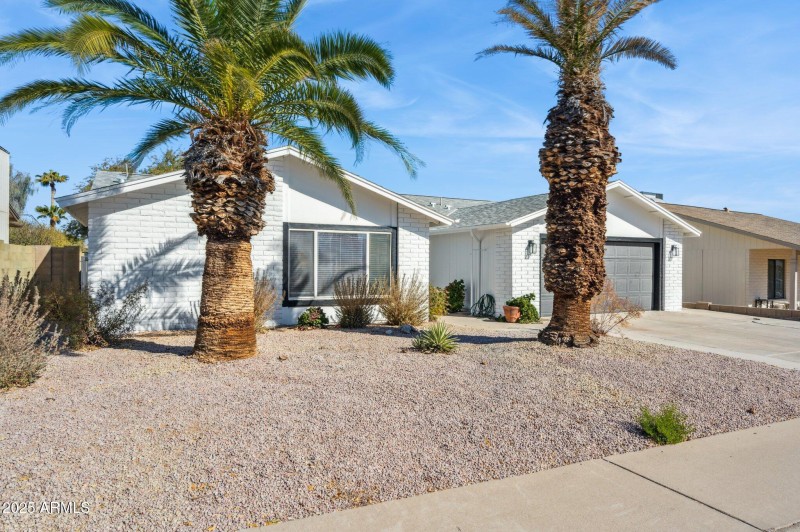2-web-or-mls-4242-e-sacaton-st