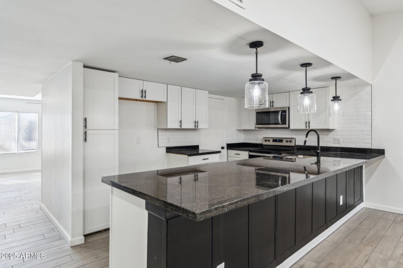 8-web-or-mls-4242-e-sacaton-st