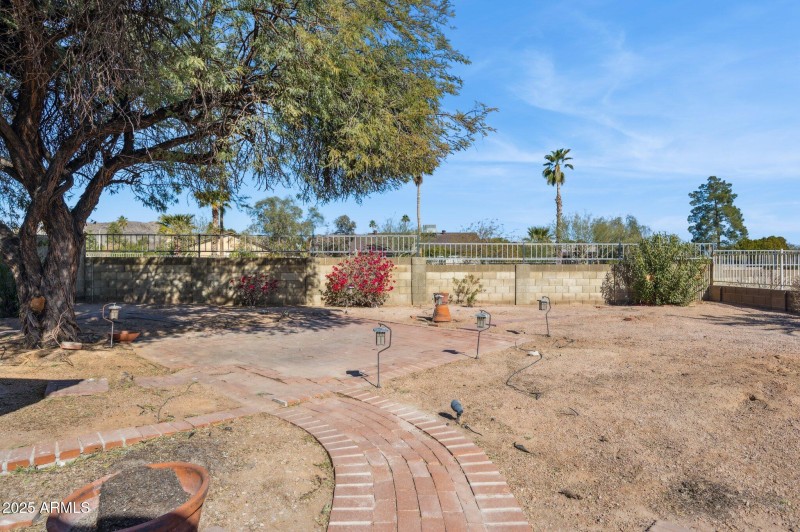 29-web-or-mls-4242-e-sacaton-st