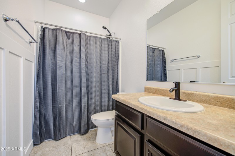 Bathroom 2-pic 2