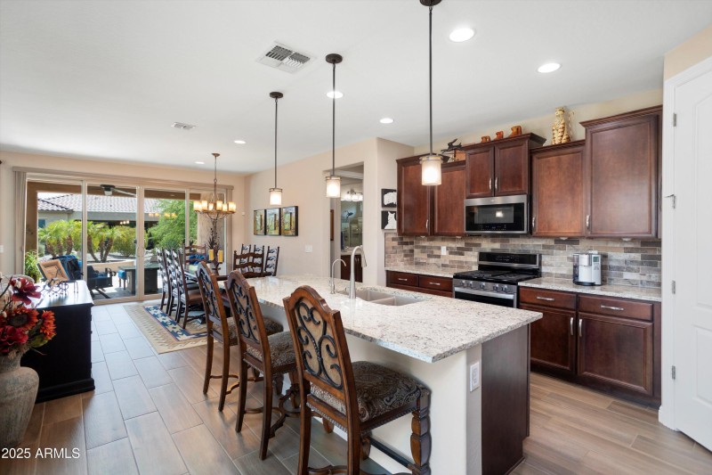 06-Kitchen