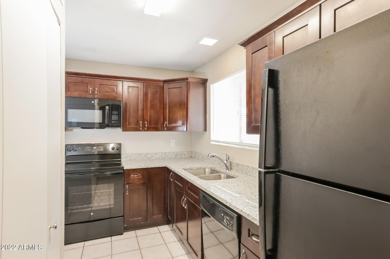 005-photo-kitchen-11372756