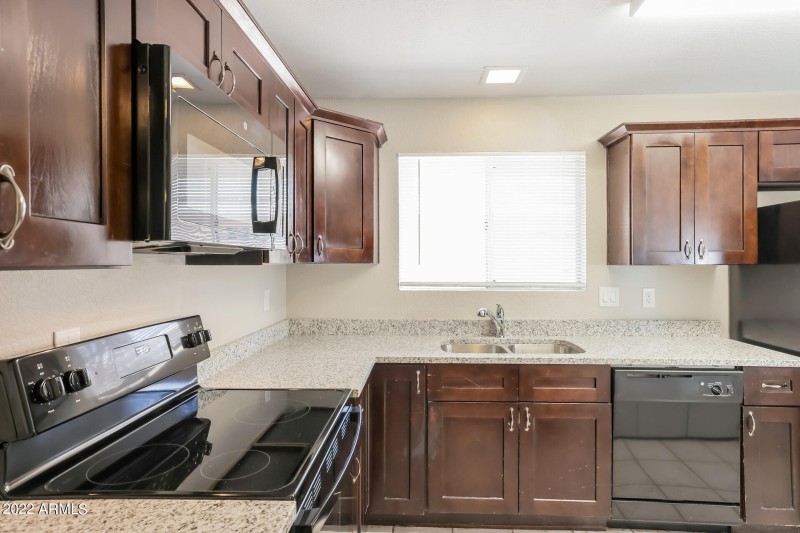 006-photo-kitchen-11372757