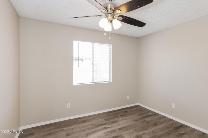 013-photo-bedroom-11372752